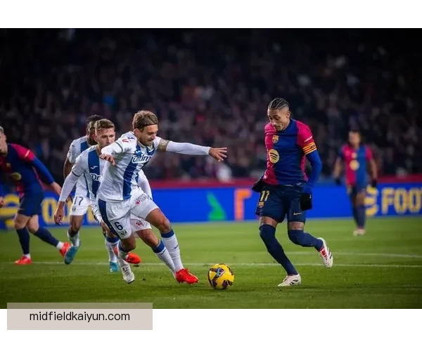 拉菲尼亚近期状态回暖，远射进球集锦展现竞争力增强